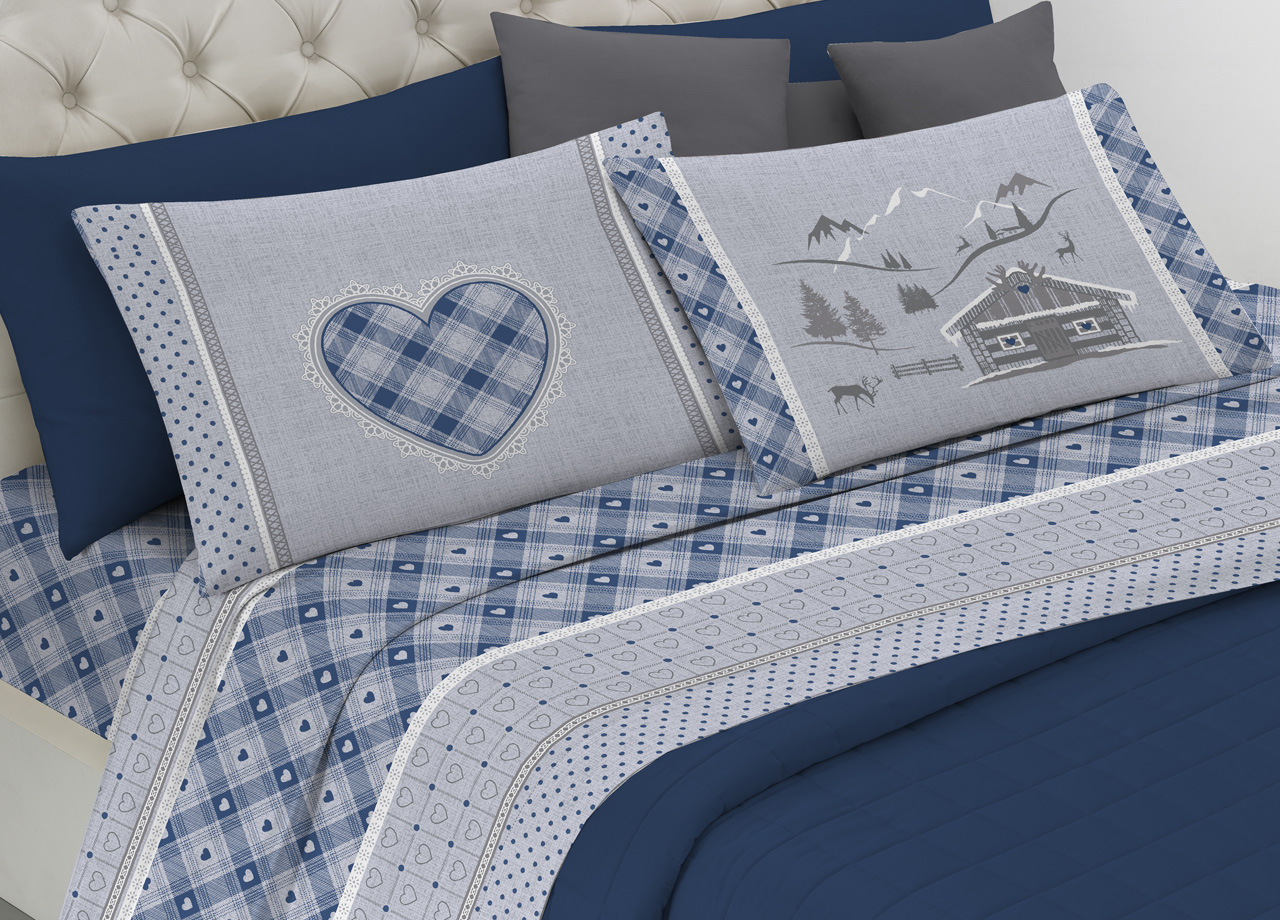 Image of Completo Lenzuola Flanella Pensieri Delicati 100% Cotone Disegno Chalet - Singolo - Blu